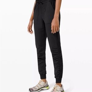 Lululemon Beyond the Studio Joggers Black Size 6